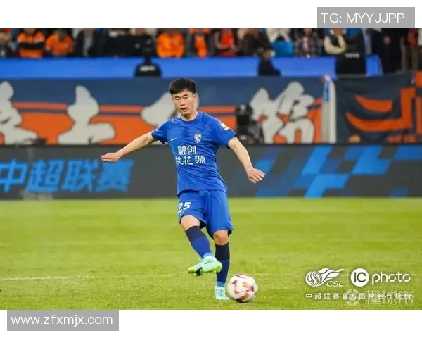 邓涵文精彩封堵助力球队战胜上海申花展现出色防守能力 邓涵文精彩封堵助力球队战胜上海申花展现出色防守能力