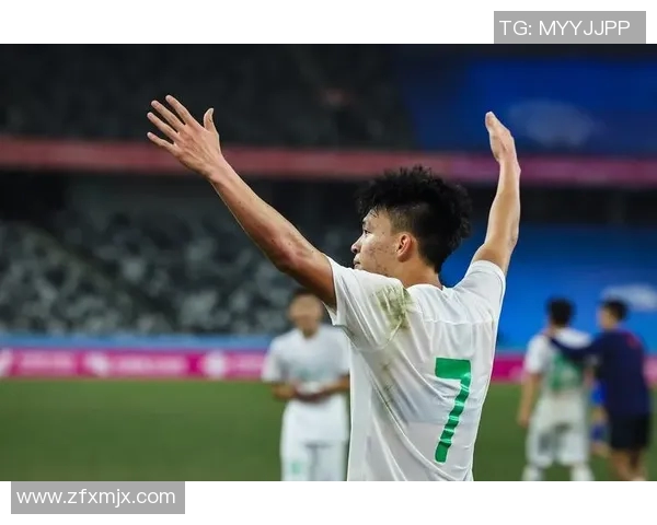 吾米提江精彩抢断助力球队逆转上海海港展现卓越防守能力与比赛智慧